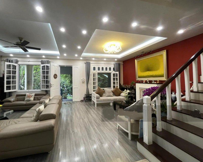 Bán gấp biệt thự mặt hồ Văn Quán, Hà Đông, 225m2, ô tô tránh, kinh doanh, giá chỉ 86 tỷ