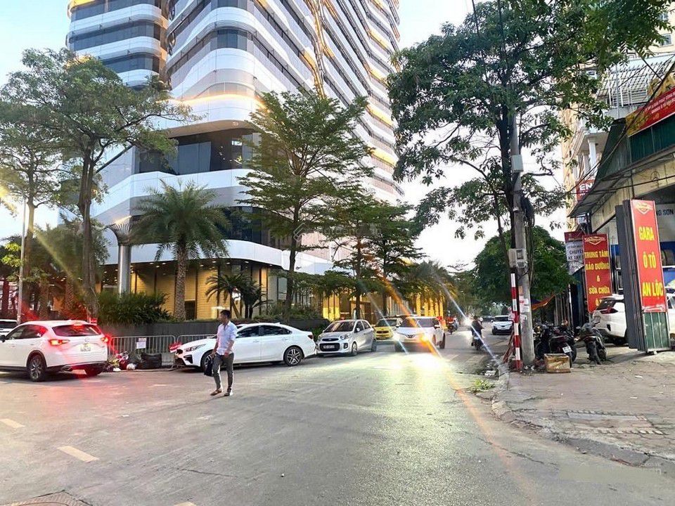 Cần bán Lô góc Biệt thự Làng Việt Kiều Châu Âu, đầy đủ công năng, 189m2, 4T, 49.5 tỷ