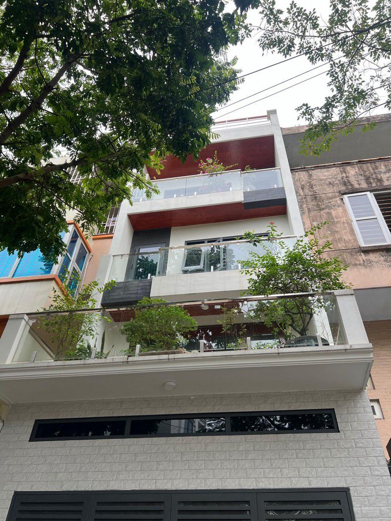 Gia đình cần bán nhà KĐT Văn Phú, vị trí đẹp, có thang máy, 5 tầng 80m2, 18.8 tỷ
