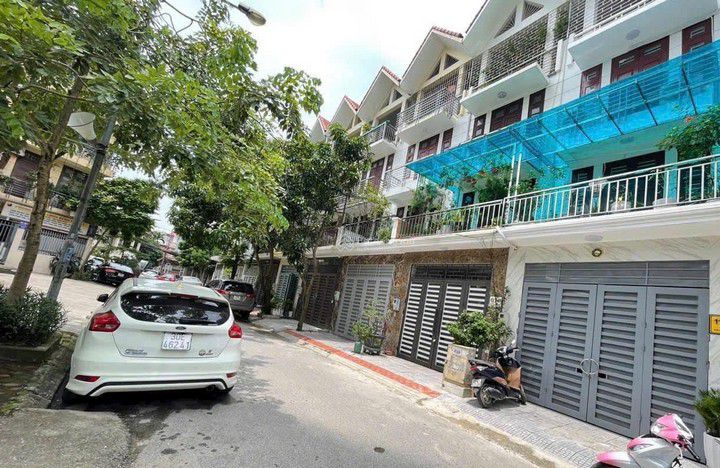 Bán Nhà đẹp kđt Nam La Khê Hà Đông, vị trí đắc địa, kinh doanh, tiện ích, 60m2, 14.2 tỷ