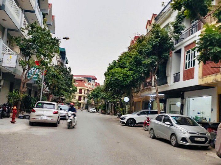Chính chủ cần bán nhà trục chính Nam La Khê Hà Đông, ô tô đỗ, kinh doanh đắc địa, 80m2, 17 tỷ