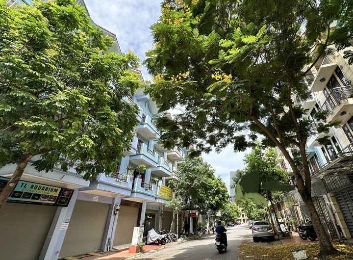 Gấp! Bán nhà liền kề Nam La Khê Hà Đông, phân lô vỉa hè ô tô, kinh doanh, 55m2,13.9 tỷ