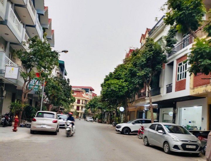 Gia đình cần bán nhà KĐT Nam La Khê, 80m2, 4 tầng, full nội thất, ô tô đỗ, chỉ 17 tỷ
