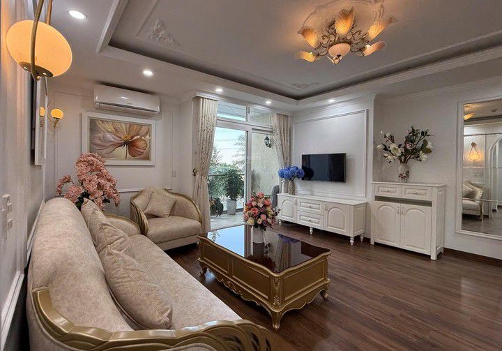 Bán căn hộ Usilk City Văn Khê 116m2, tầng đẹp, full nội thất, tiện ích, khu dân trí cao, giá 8.7 tỷ